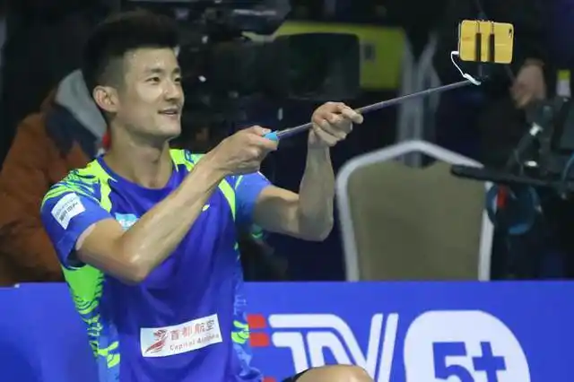 羽超-谌龙逆转救赛点 青岛险胜晋级与世纪城争冠_羽毛球_新浪竞技风暴