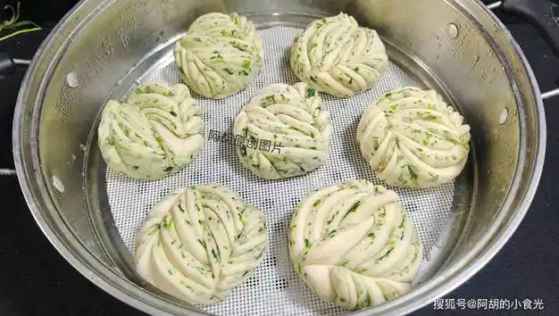 春天使劲吃揉到花卷里多一份好营养多一份清香好滋味