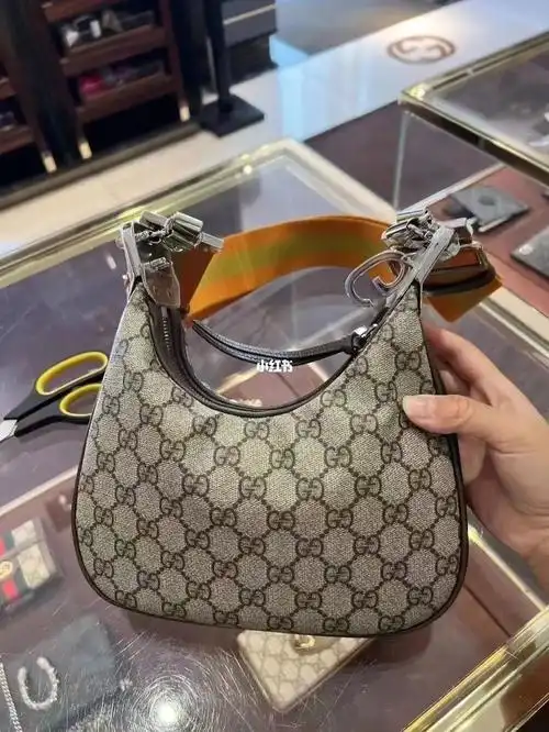 9899和新马98909492地区询问   #gucci  #gucci饺子包