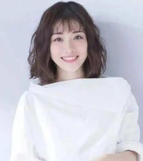 大圆脸适合什么发型(9款不错的发型)-阿喵说商