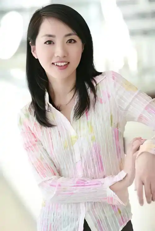 天气预报主持杨丹,事业爱情双丰收,中年得子,如今家庭幸福美满插图9