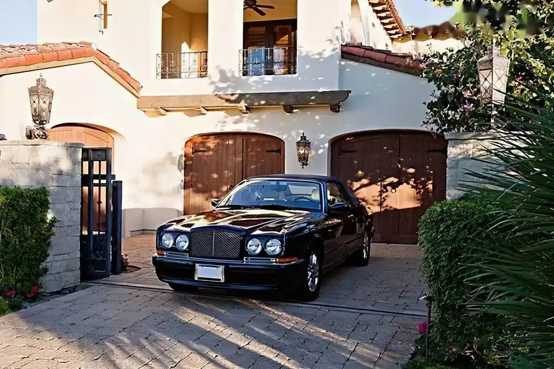 郁闷有车有房早已不是有钱人的象征反而成了普通人的负担