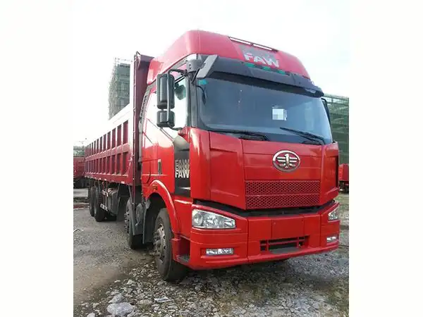 前四后八工程车