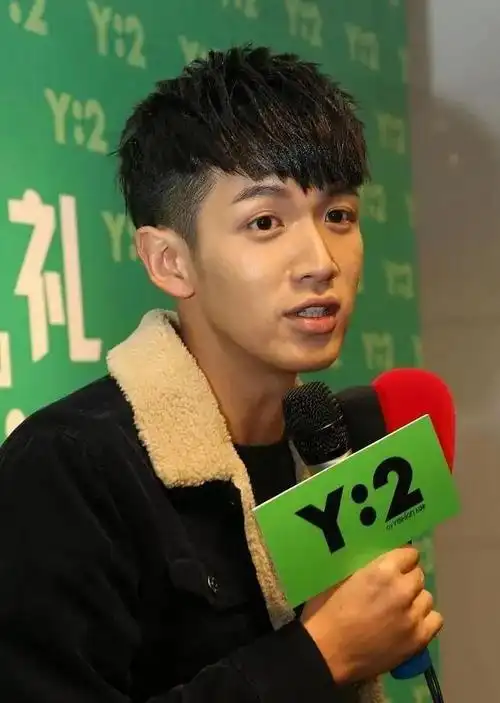 柯震东花7000 万高调复出!「吸毒明星」被网友唾骂:你也配?