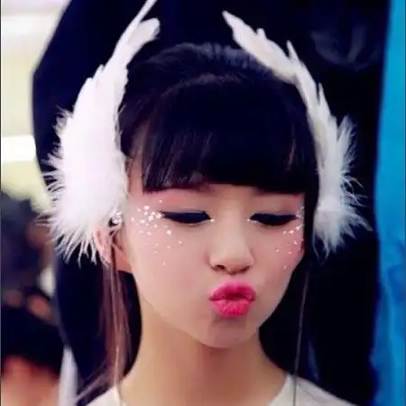 小彩旗个人资料微博图片