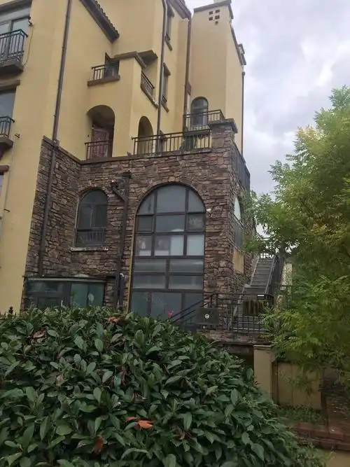 山水嘉园(别墅)5室3厅3卫235㎡南北399万