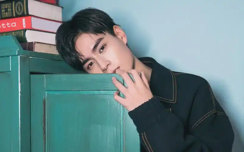 外冷内热帅气男神胡一天时尚写真