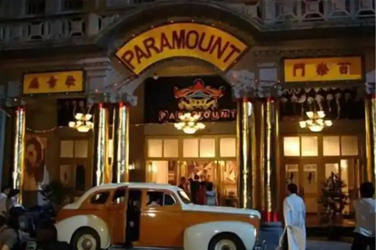 80多岁的老太还去百乐门消费,曾一次性将20多瓶昂贵香水倒入马桶