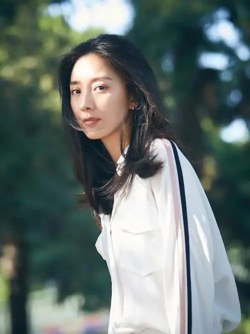 常远    出生地:内蒙古(具体哪里查不到) 比较冷门 一个古早的女演员