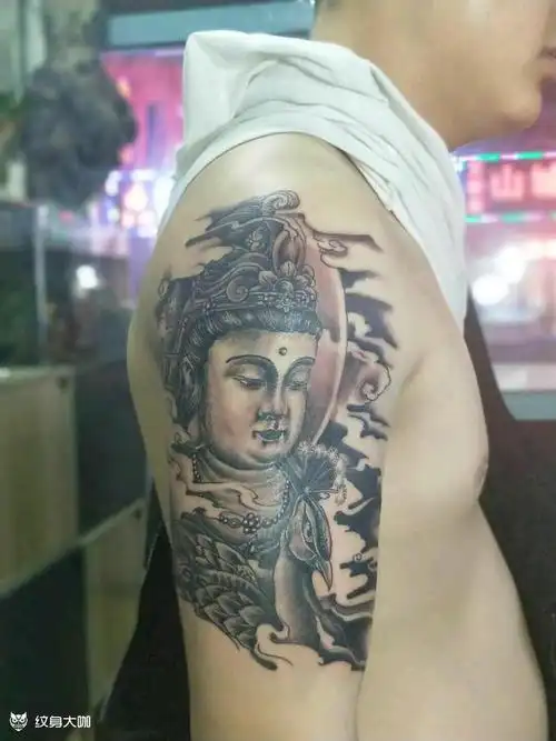 孔雀大明王菩萨_纹身图案手稿图片_水墨的纹身作品集