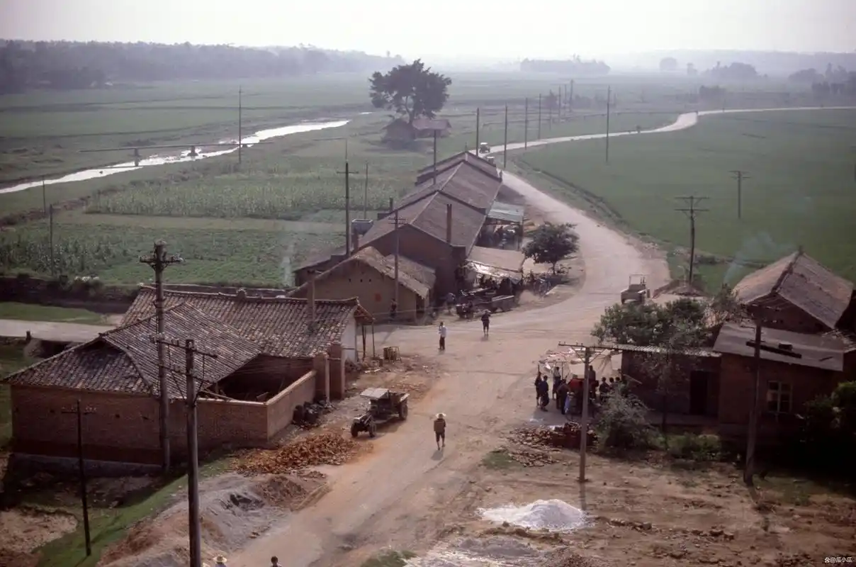 老照片里的80年代,那是一个朝气蓬勃并且充满了希望的年代