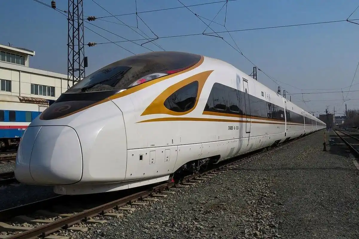 【科普】cr400bf型电力动车组 复兴号cr400bf型电力动车组是复兴号