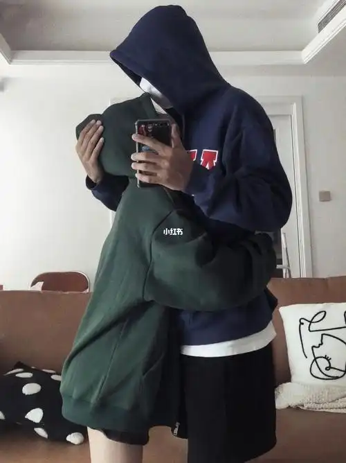 情侣拍照92对镜这样拍超甜