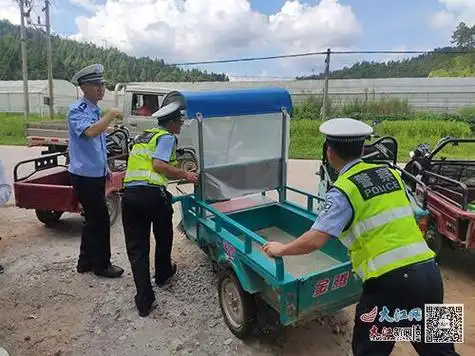 瑞金:多方合力整治农村道路交通违法防事故保安全