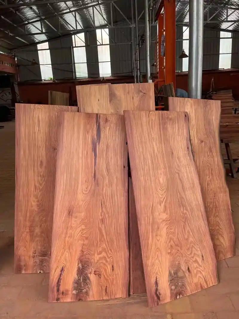 白酸枝圆角柜 门板为同料独板一木四开,腿足及门边线角 采用碗 - 抖音