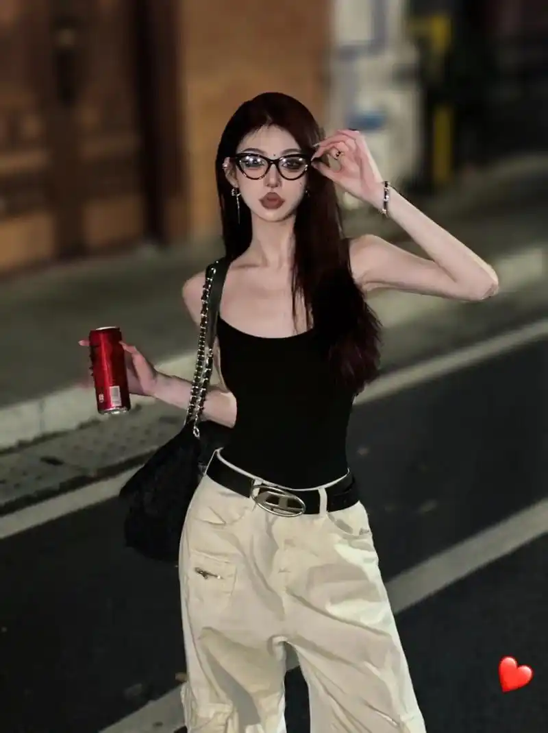 ootd|美式街头风穿搭 黑色背心 高腰直筒裤,all bl - 抖音