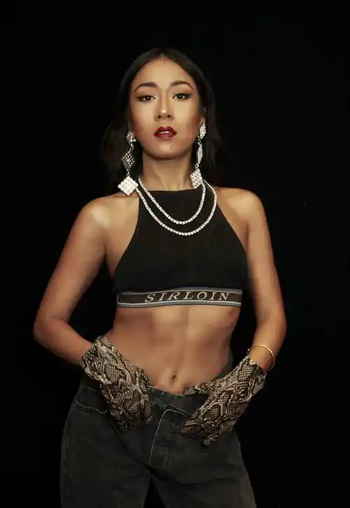 原创曾卖惨吸金今又高调炫富吉克隽逸真把网友当傻子