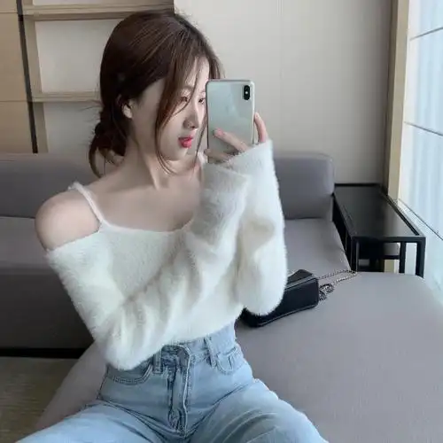 一字领毛衣女秋冬露肩