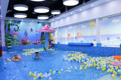 美团【旺宝国际亲子游泳俱乐部】室内恒温水上乐园 洗澡 餐点