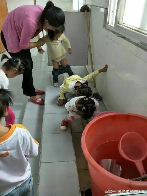 怎么教宝宝上厕所,怎么训练比较合适?可以让宝宝变得更加独立