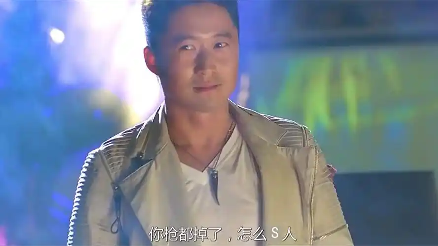 精彩影视你枪都掉了还怎么杀人啊吴京男儿本色夺帅杀破狼
