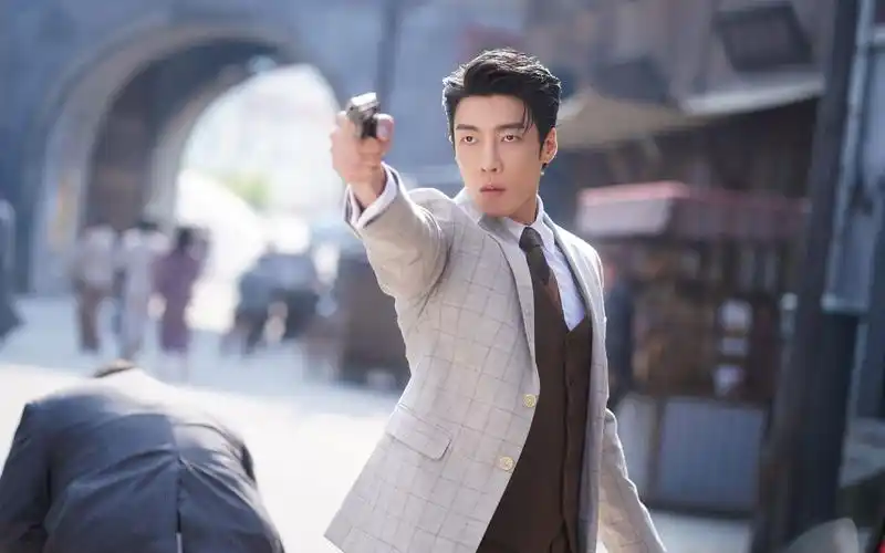 【高瀚宇 | 直播】230413 薄冰剧组兄弟局(看完人都笑傻了)