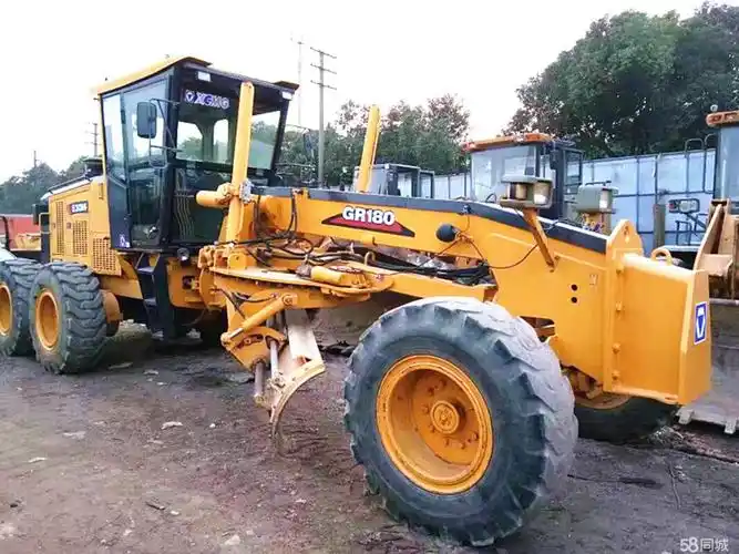 平地机徐工徐工天工柳工刮平机180平地机