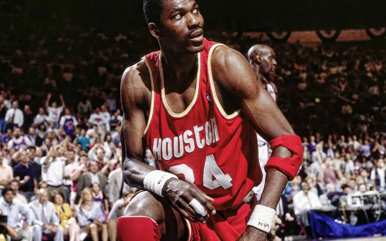 奥拉朱旺:乔丹远胜詹姆斯两人不是同一级别_体育_腾讯网