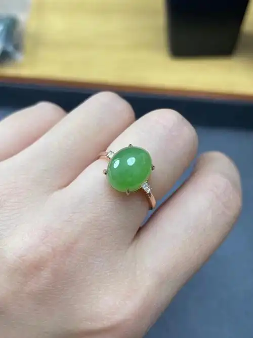 翡翠大蛋面戒指纯925银镶嵌