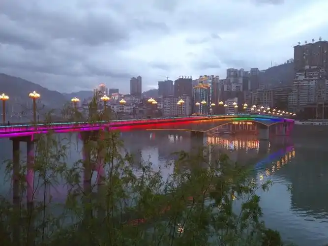 陕西省安康市紫阳县城关镇河堤路69号