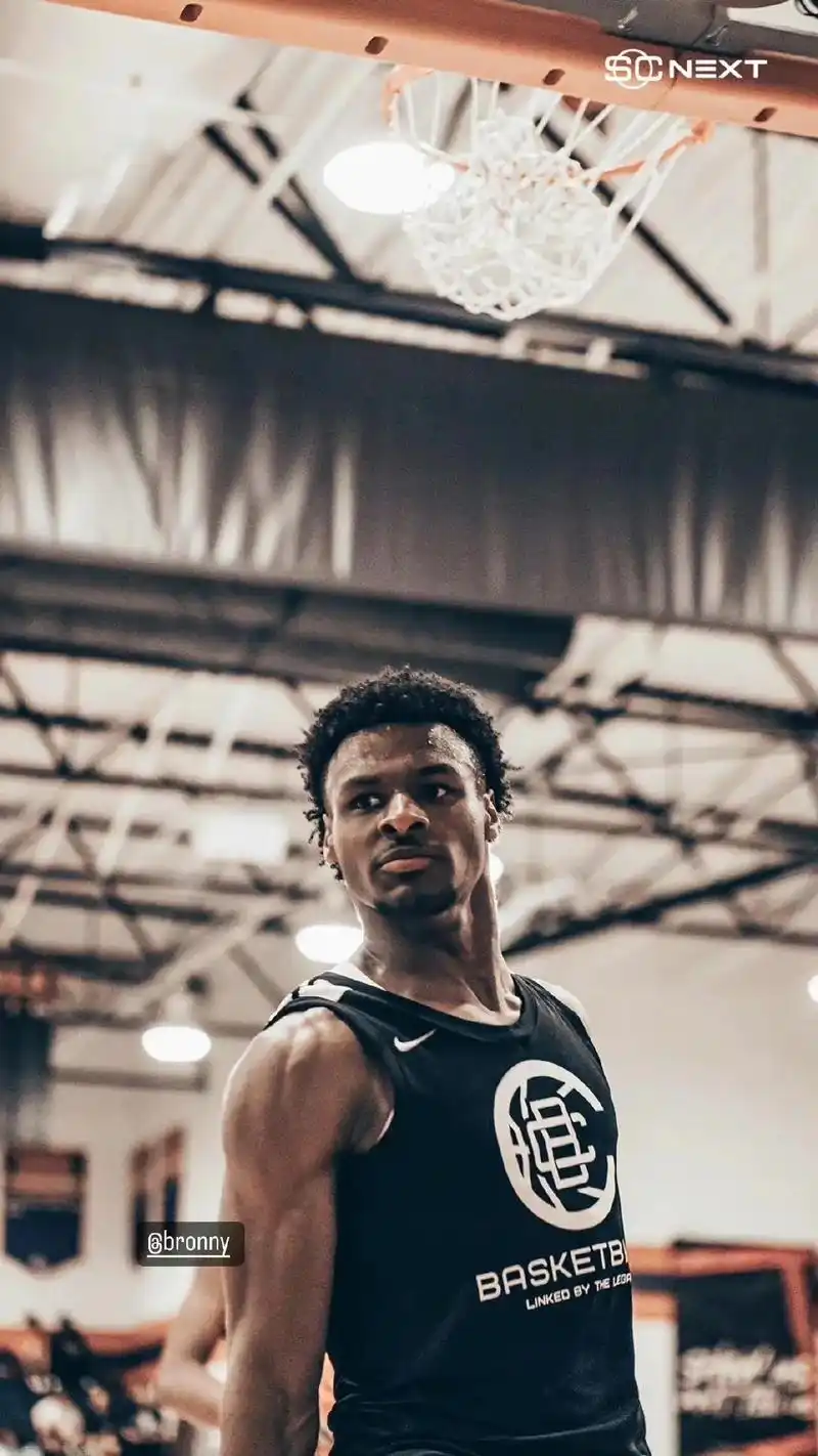 杰弗森:"如果布朗尼现在加盟湖人,他将会是队内第 - 抖音