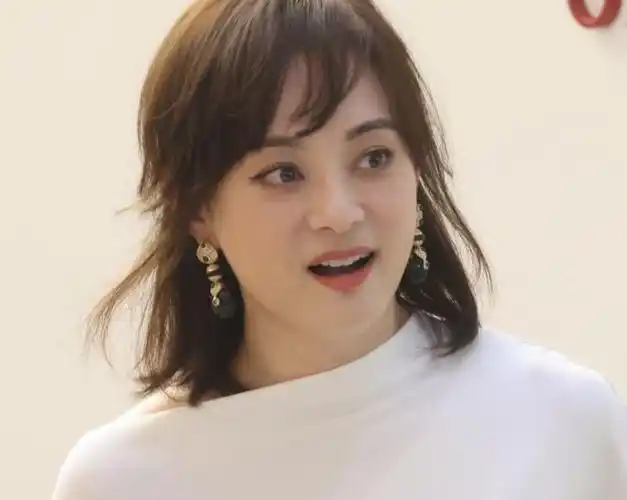 孙俪真人到底长啥样看到时尚活动生图后网友点评一针见血