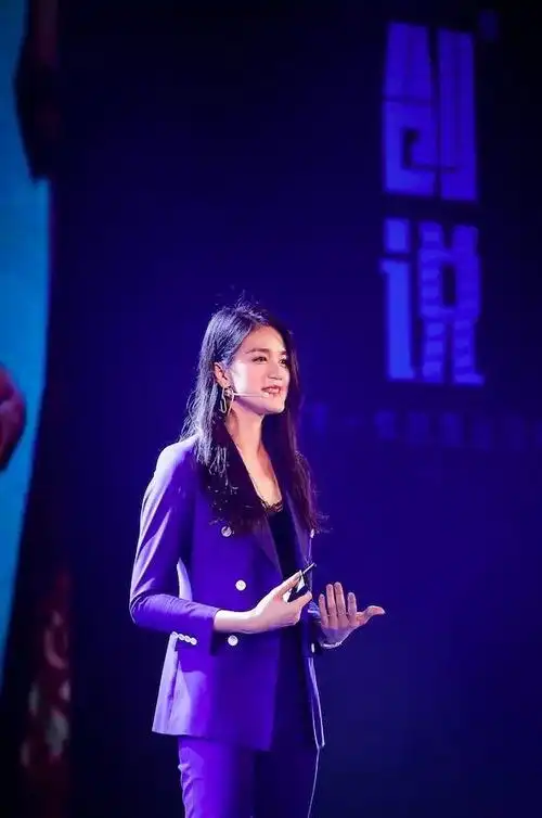 创说第102期 | 从t台到讲台 她是当之无愧的世界小姐_吴英娜