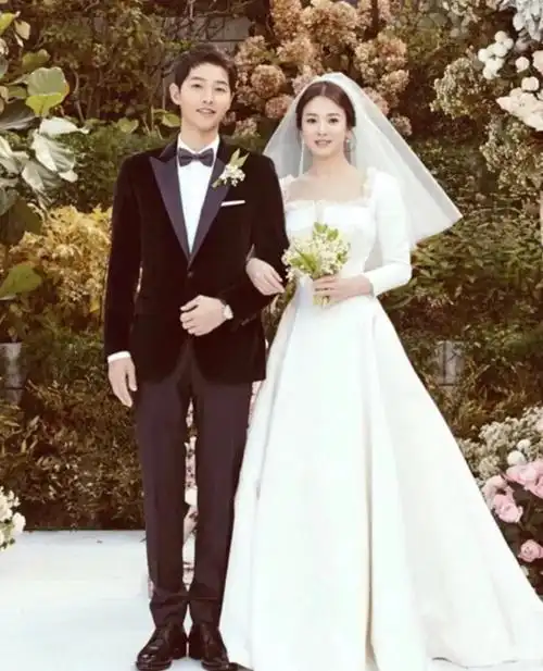 想要婚礼上帅过邓伦?婚礼礼服搭配指南看一下