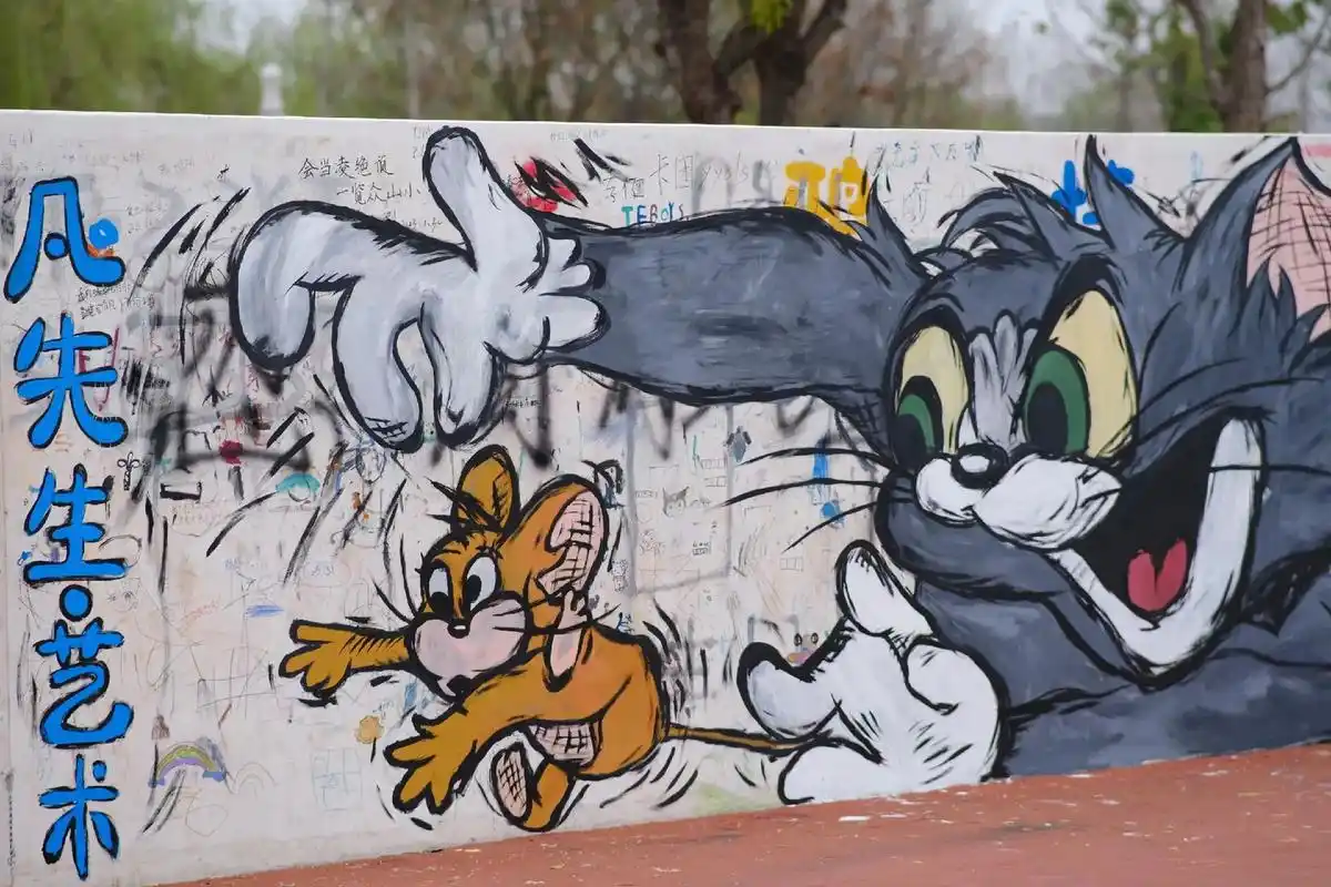 三月户外写生课程之绘画涂鸦墙 .凡先生的小画家们再努努力呀, - 抖音