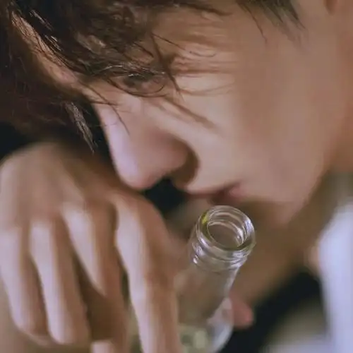 简单干净的男生头像