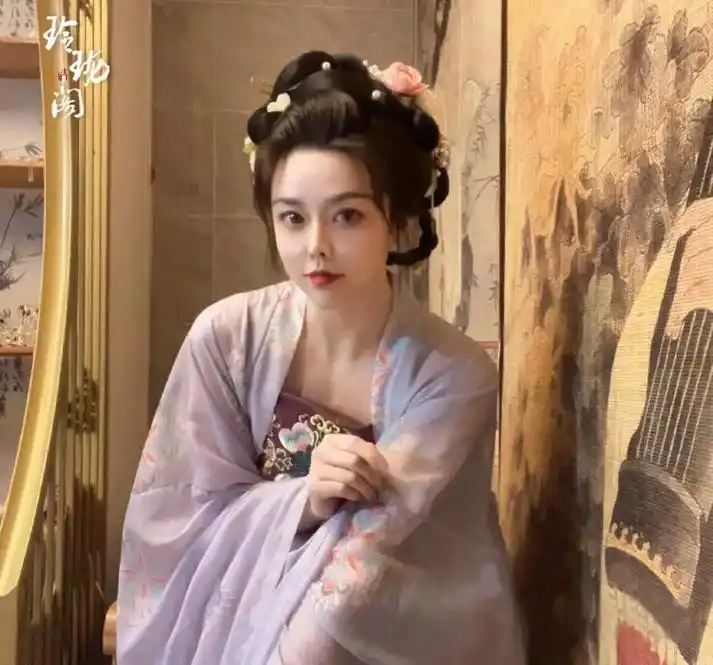 90客片来咯6015敲适合圆脸妹子的汉服99.