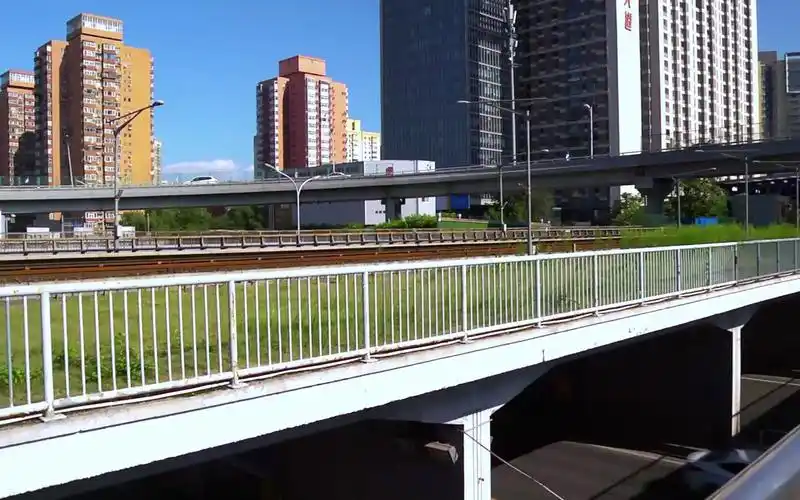 北京朝阳区太阳宫桥全方位立体交通