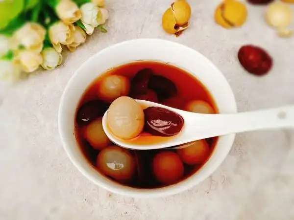 女人想要不显老,冷天多喝这汤,除去老雀斑,皮肤光滑显年轻