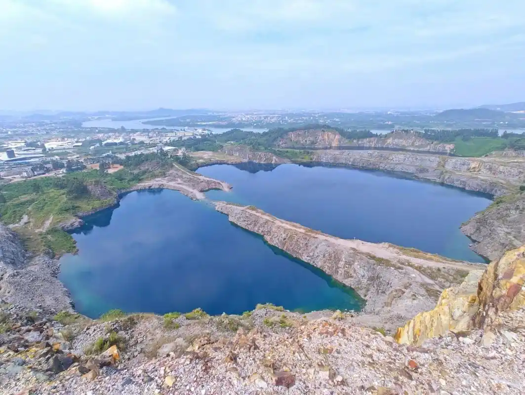潼湖花果山 二进宫 过了遥遥土窑鸡 往前一直开就好 到了停车场会有人