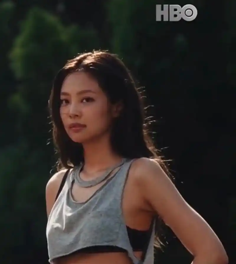 jennie最新美剧跳舞镜头曝光,火爆尺度拉满,部分网友觉得接受不了.