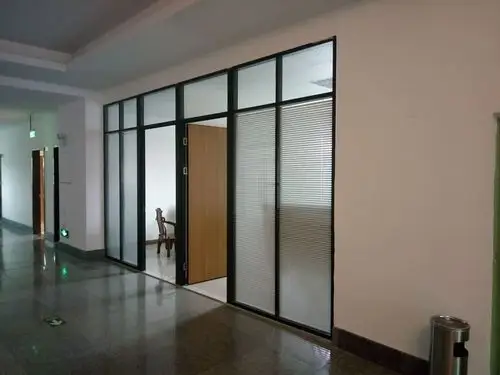 坪山办公室铝合金玻璃隔断