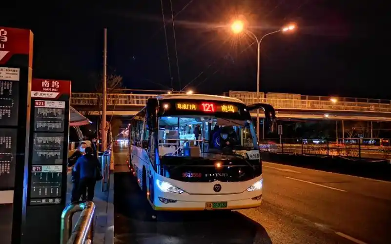 【北京公交】121路电彩虫运行视频_哔哩哔哩_bilibili