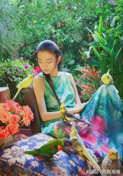 人间异类杨丽萍30年不吃米饭不生孩子离婚21年前夫仍陪着她