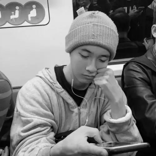 2022最新男生头像黑白,你要热爱这个世界