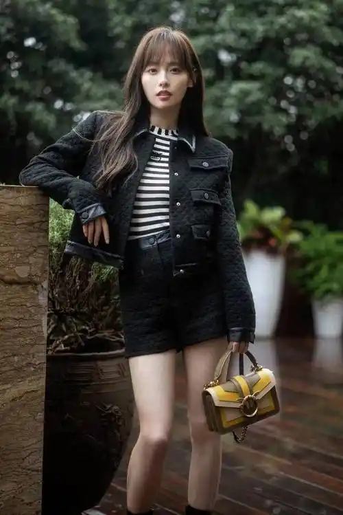 张嘉倪高清图片第2167期