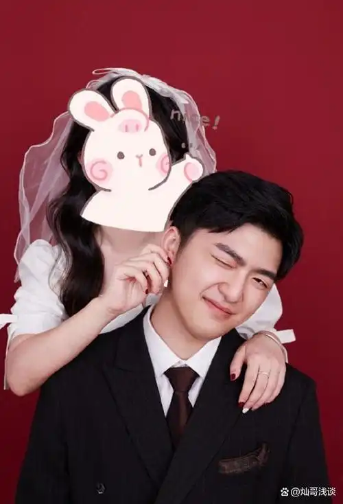 娱乐圈传喜讯22岁男星刚过法定年龄就结婚晒领证照抽奖发喜糖