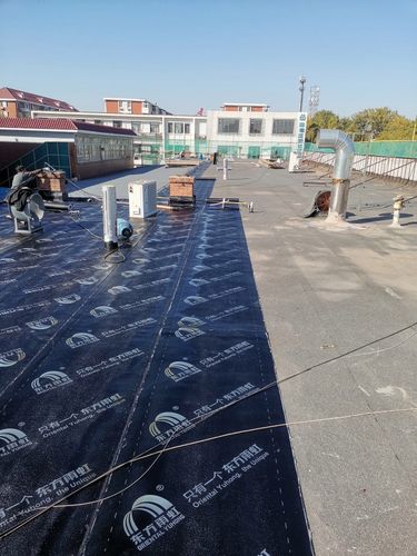 雨虹防水卷材屋顶防水施工sbs火烤防水材料油毡顶楼防水材料