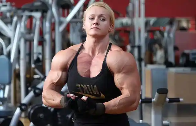 盘点健美有史以来肱二头肌最大的10个女性|肌肉|奥林匹亚_网易订阅