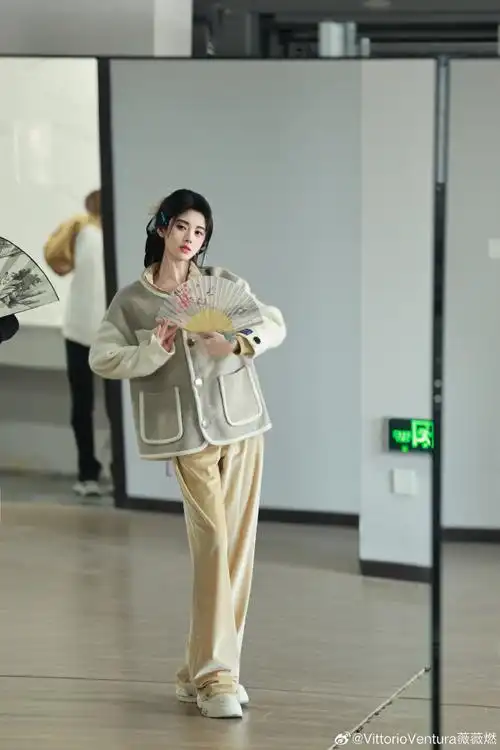 薇薇燃##薇薇燃老爹鞋##设计师品牌##明星穿搭##明星同款##明星私服